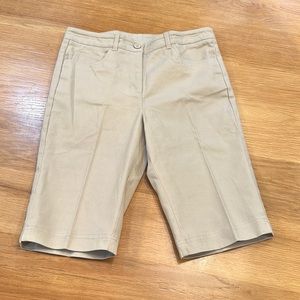 IZOD Size 4~Khaki Walking Golf Shorts ~Classic Everyday Resort Wear ~